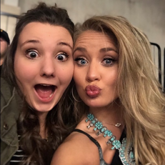 Meet Me ✨ - Picture 2 of 6